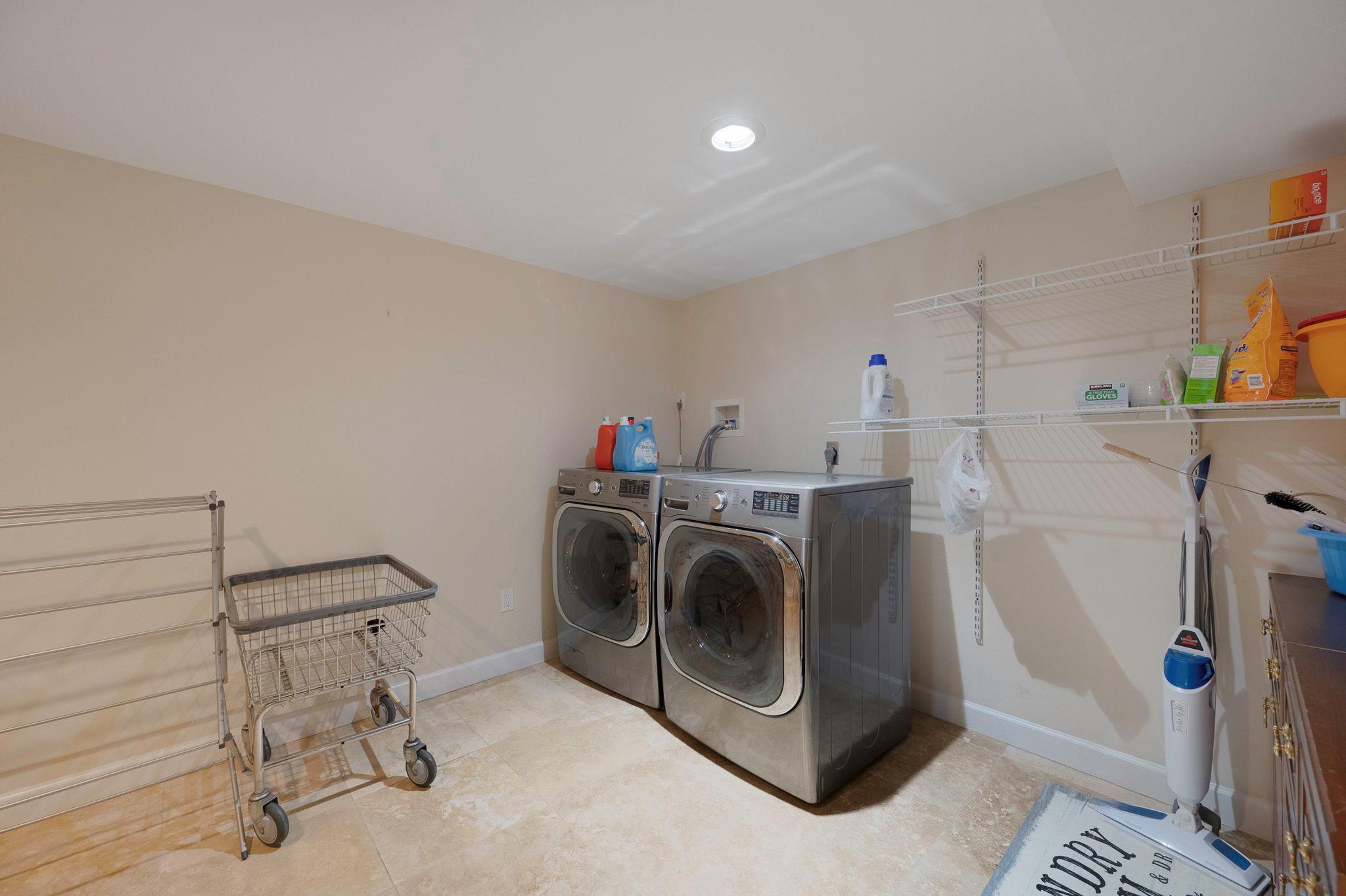 Single Family Farmview Drive  Suffolk County, NY 11746, MLS-863181-38