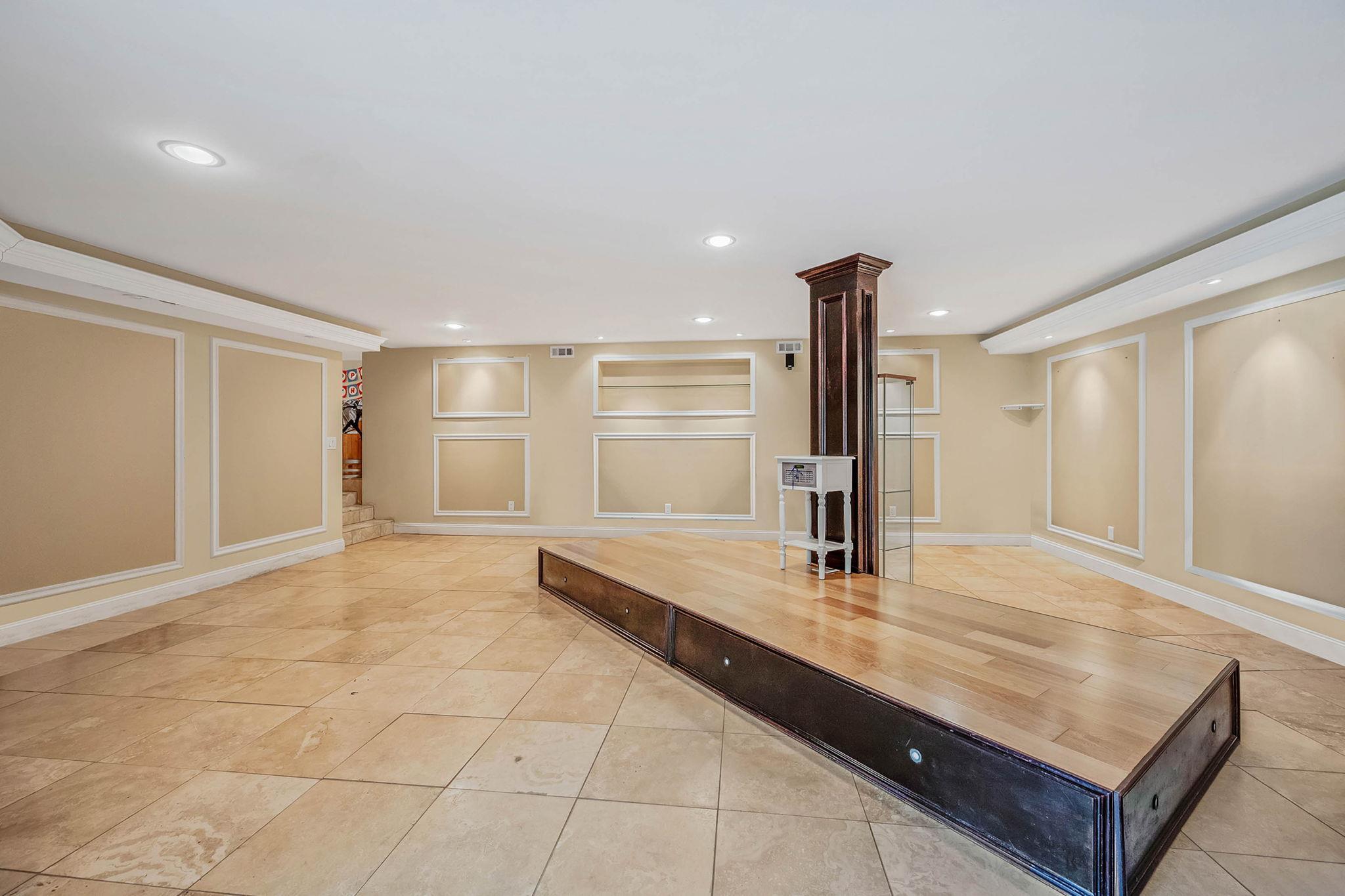 Single Family Farmview Drive  Suffolk County, NY 11746, MLS-863181-40
