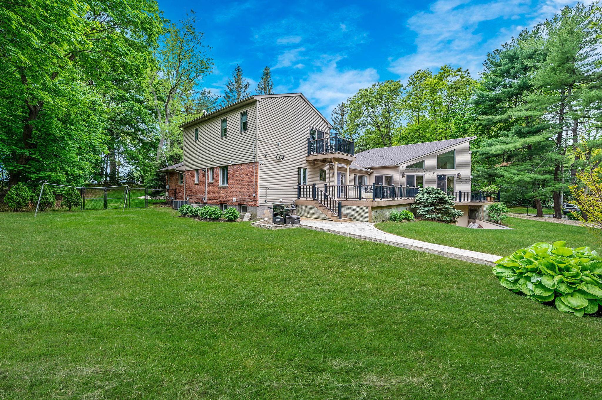 Single Family Farmview Drive  Suffolk County, NY 11746, MLS-863181-46