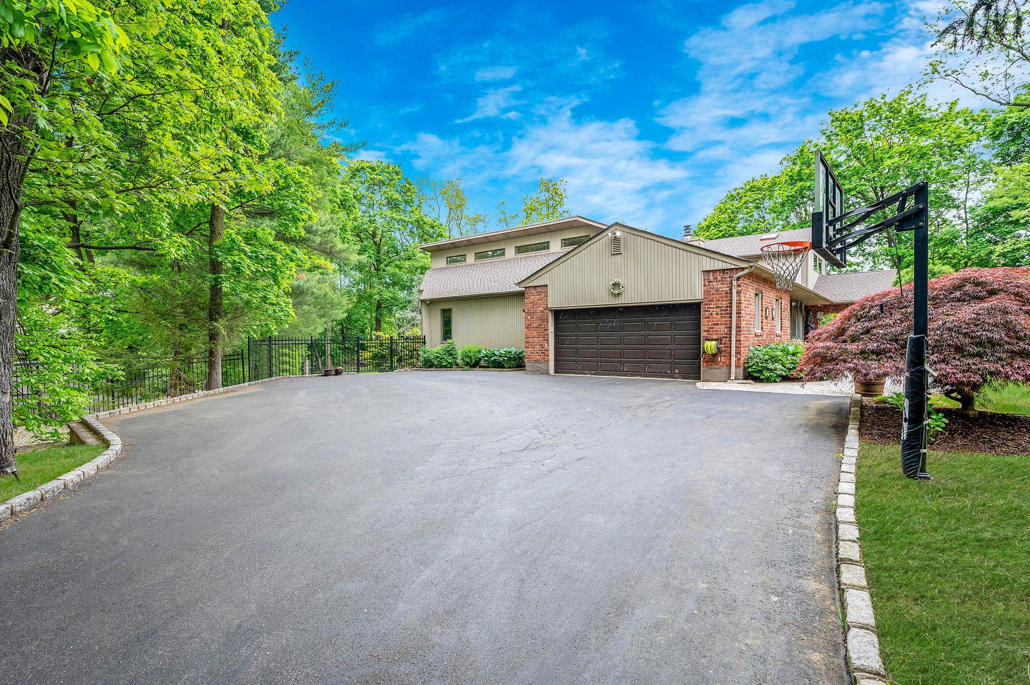 Single Family Farmview Drive  Suffolk County, NY 11746, MLS-863181-48