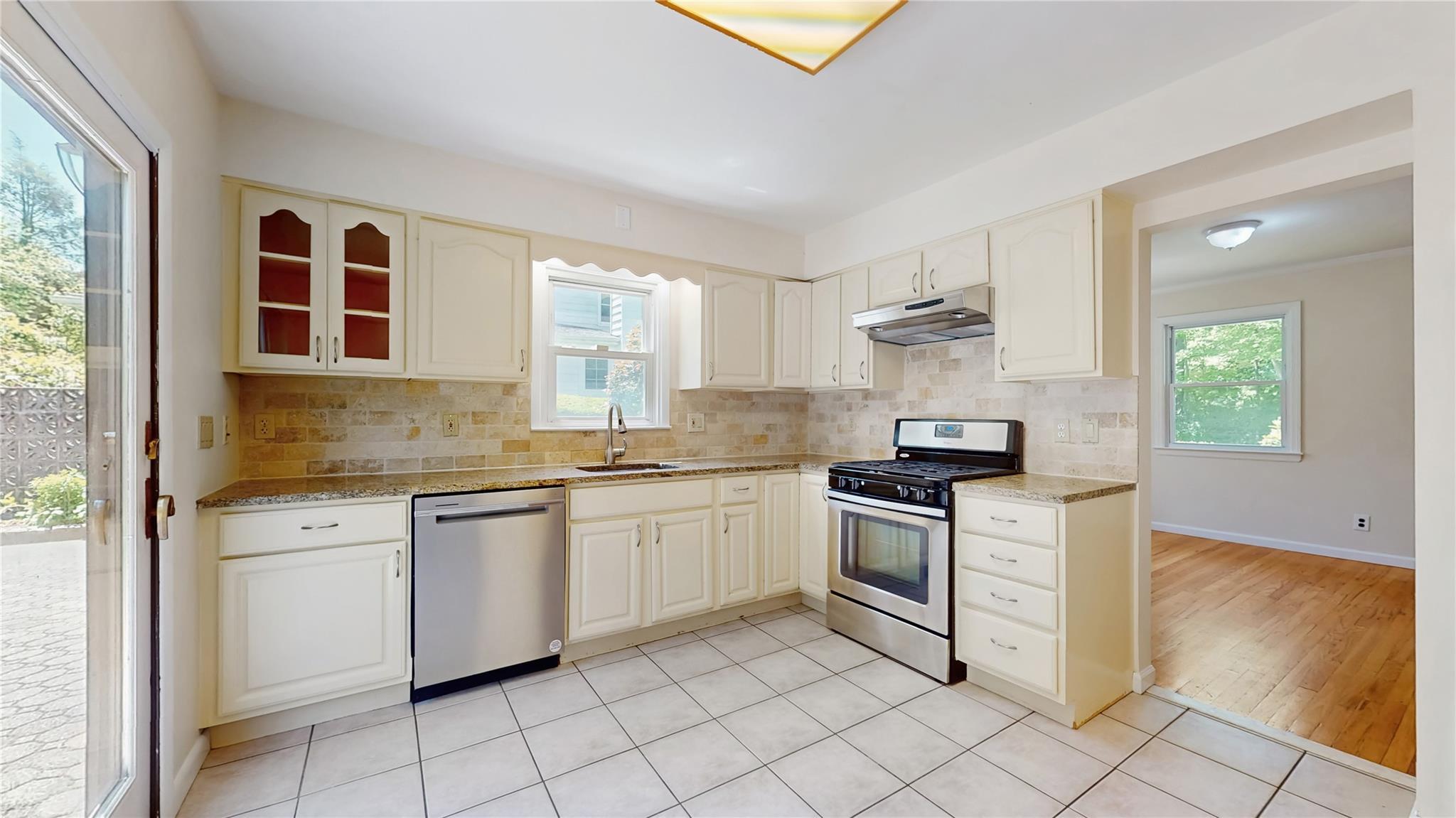 Single Family Dale  Westchester County, NY 10709, MLS-863194-10