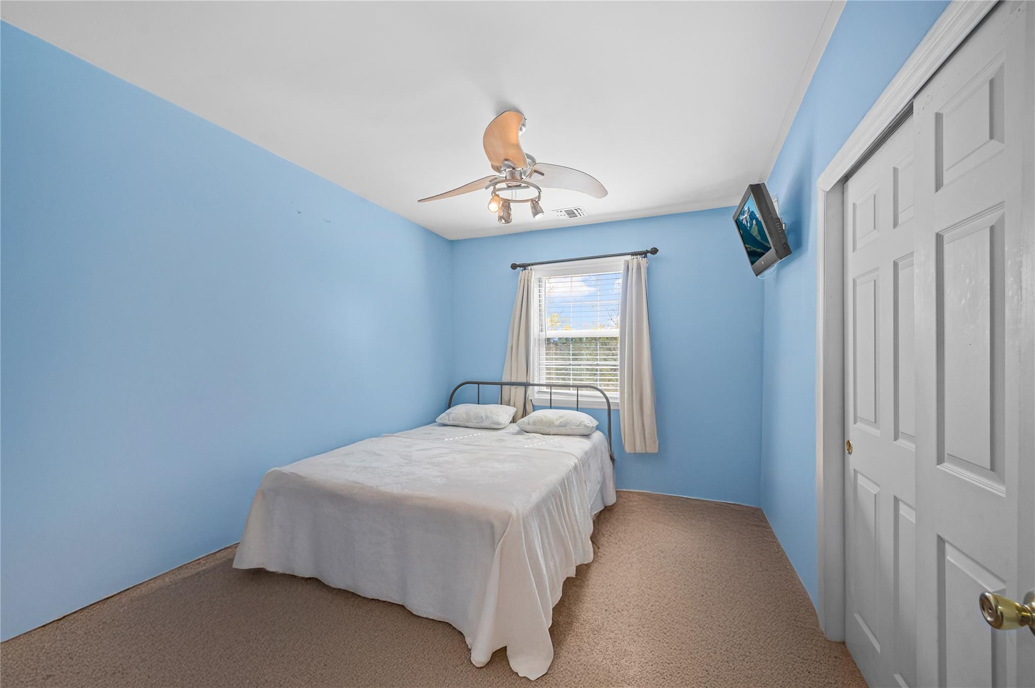 Single Family Prospect  Suffolk County, NY 11706, MLS-863200-15