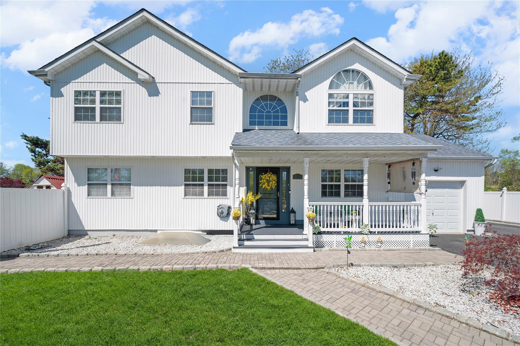 Single Family Prospect  Suffolk County, NY 11706, MLS-863200-2