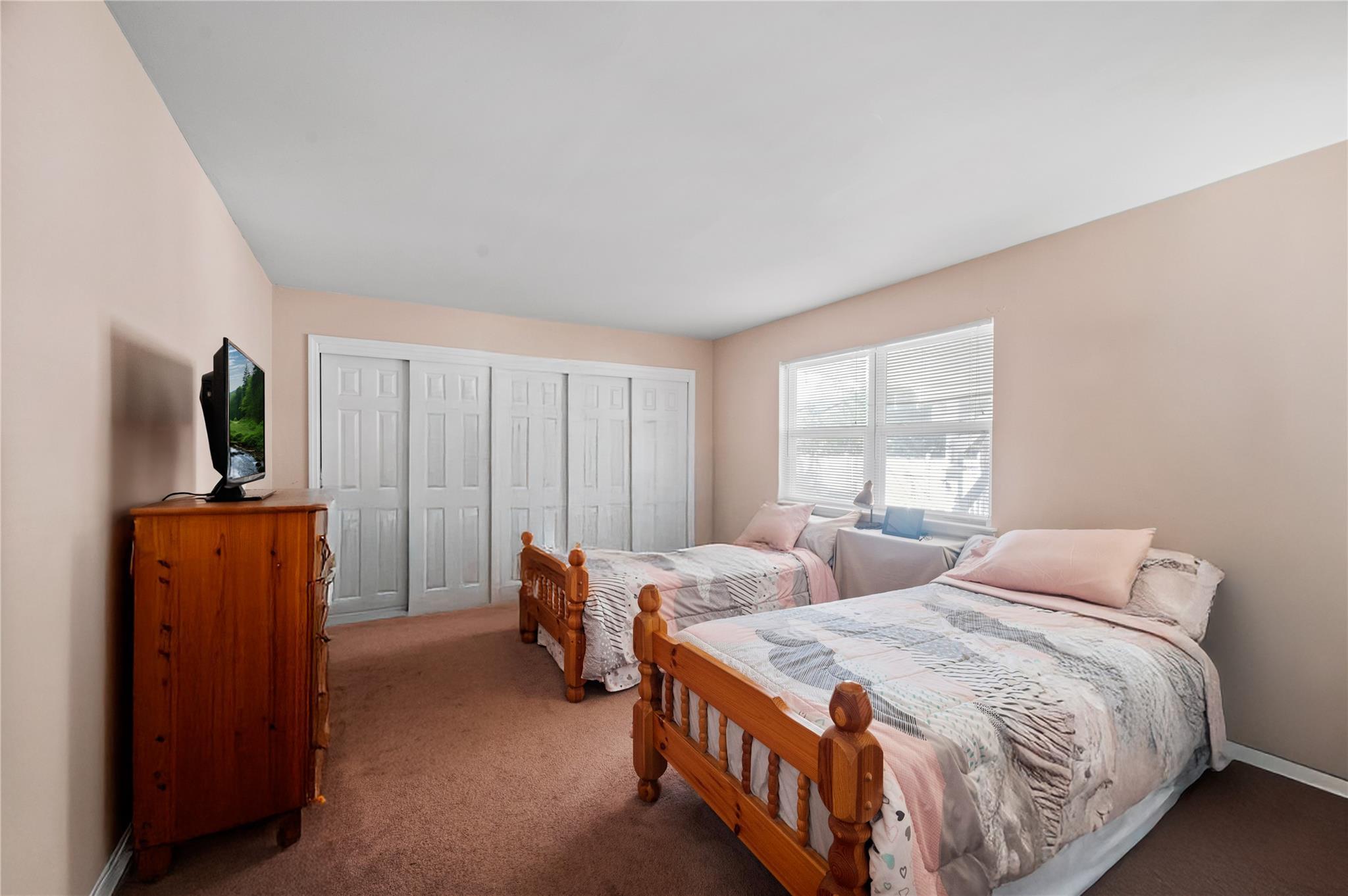 Single Family Prospect  Suffolk County, NY 11706, MLS-863200-23