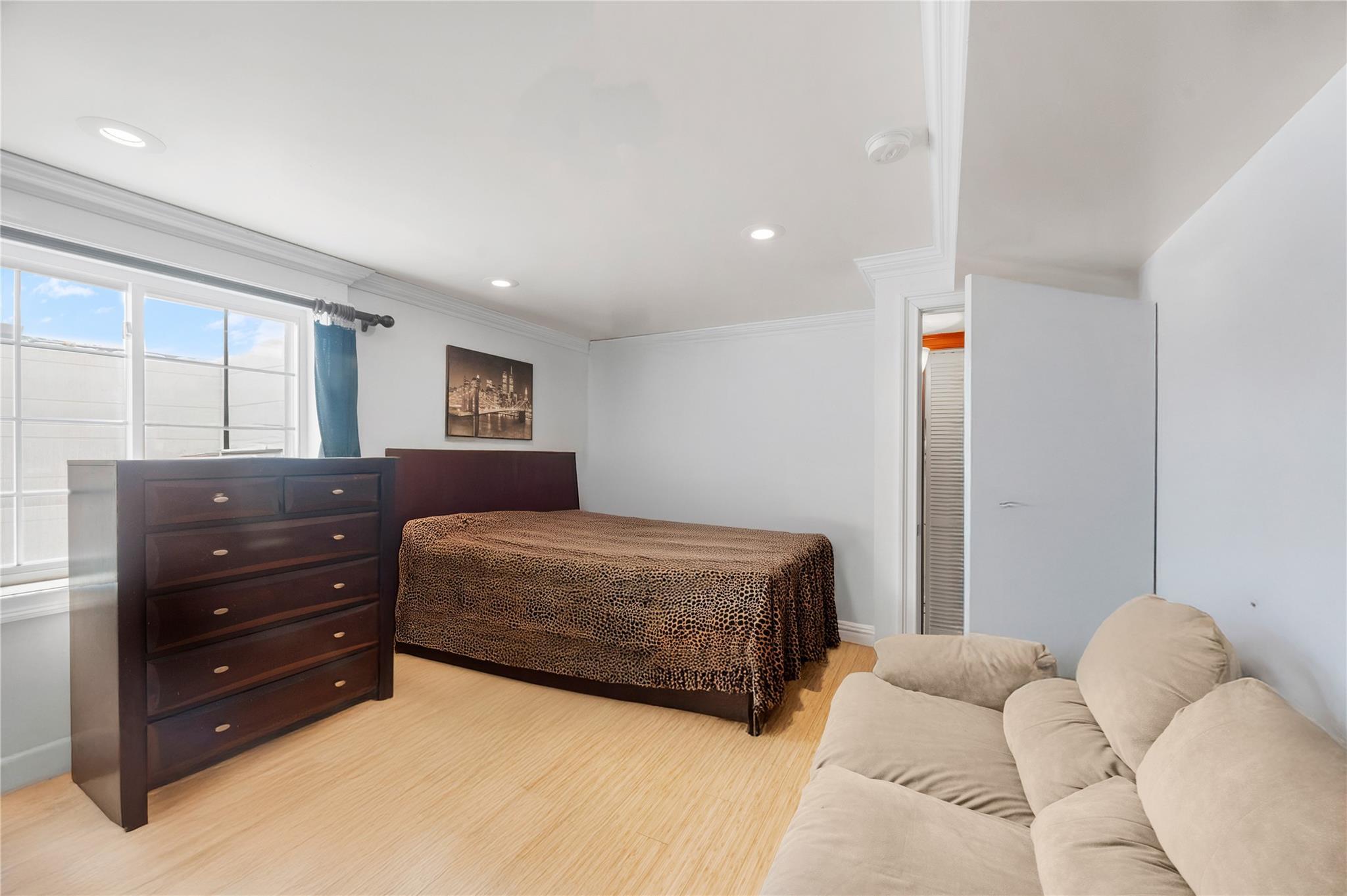 Single Family Prospect  Suffolk County, NY 11706, MLS-863200-29