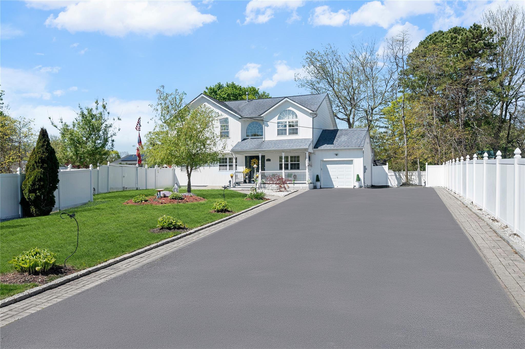 Single Family Prospect  Suffolk County, NY 11706, MLS-863200-3