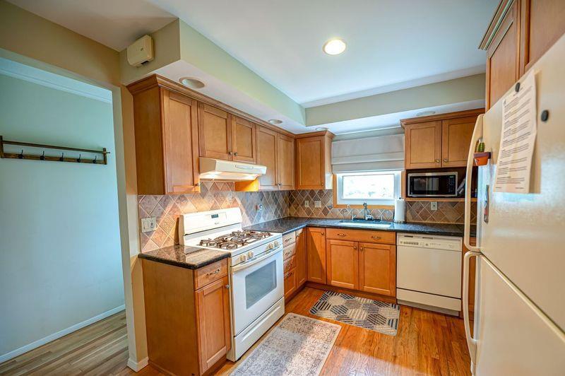 Single Family Glen  Suffolk County, NY 11703, MLS-863204-18