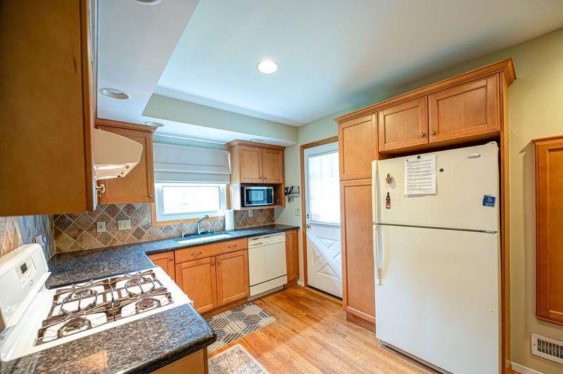 Single Family Glen  Suffolk County, NY 11703, MLS-863204-19