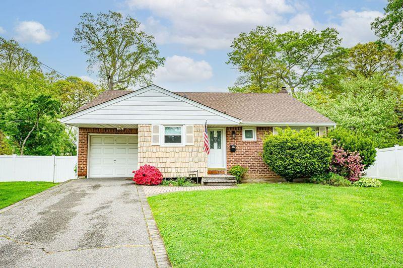 Single Family Glen  Suffolk County, NY 11703, MLS-863204-2