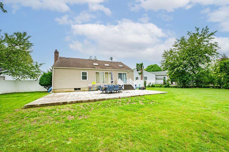 Single Family Glen  Suffolk County, NY 11703, MLS-863204-3