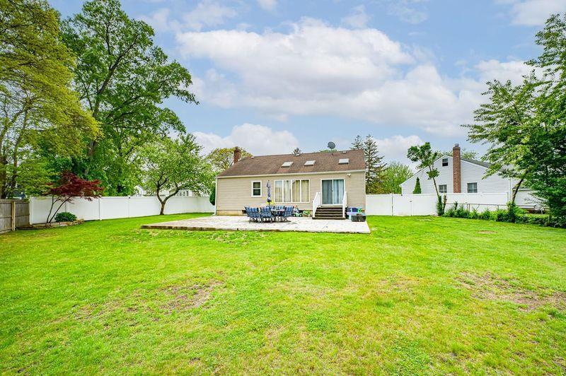 Single Family Glen  Suffolk County, NY 11703, MLS-863204-4