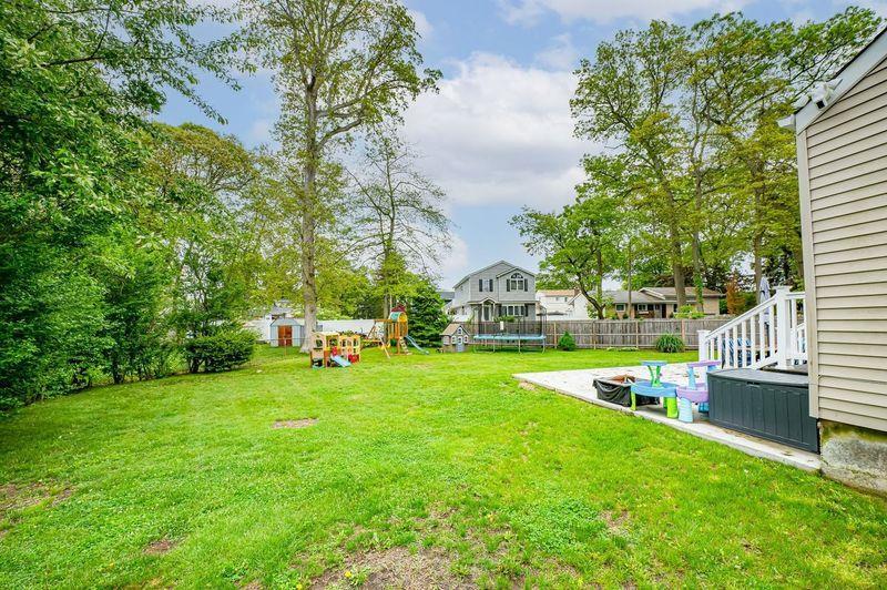 Single Family Glen  Suffolk County, NY 11703, MLS-863204-5