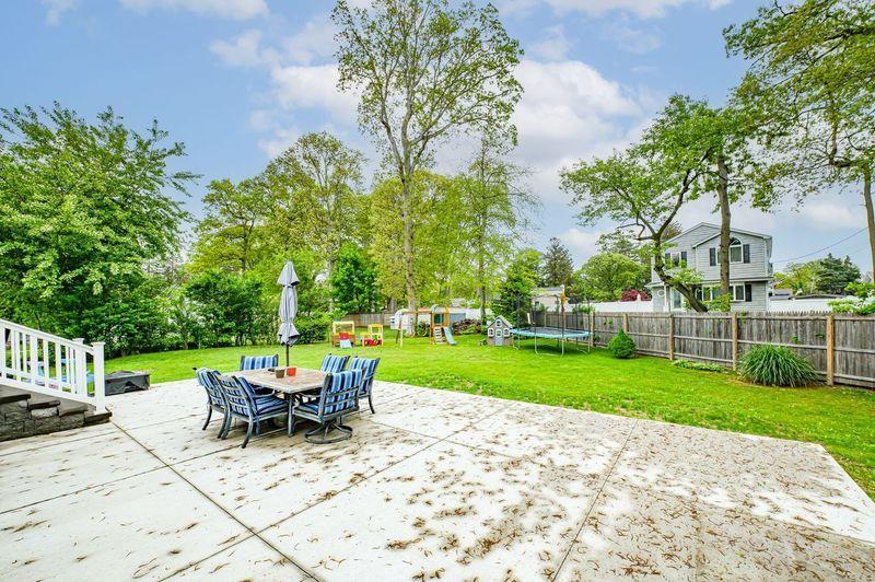 Single Family Glen  Suffolk County, NY 11703, MLS-863204-7