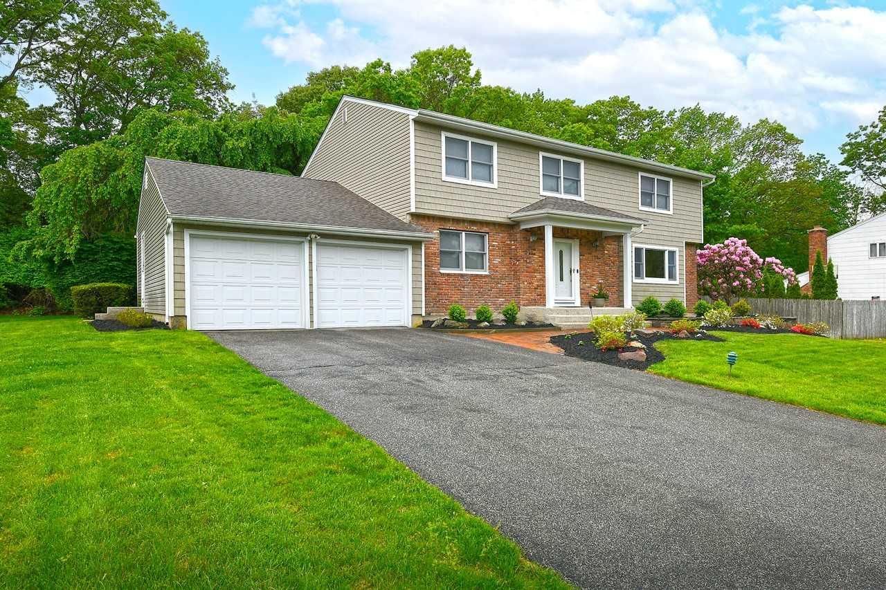 Single Family Twin Oaks  Suffolk County, NY 11754, MLS-863205-2
