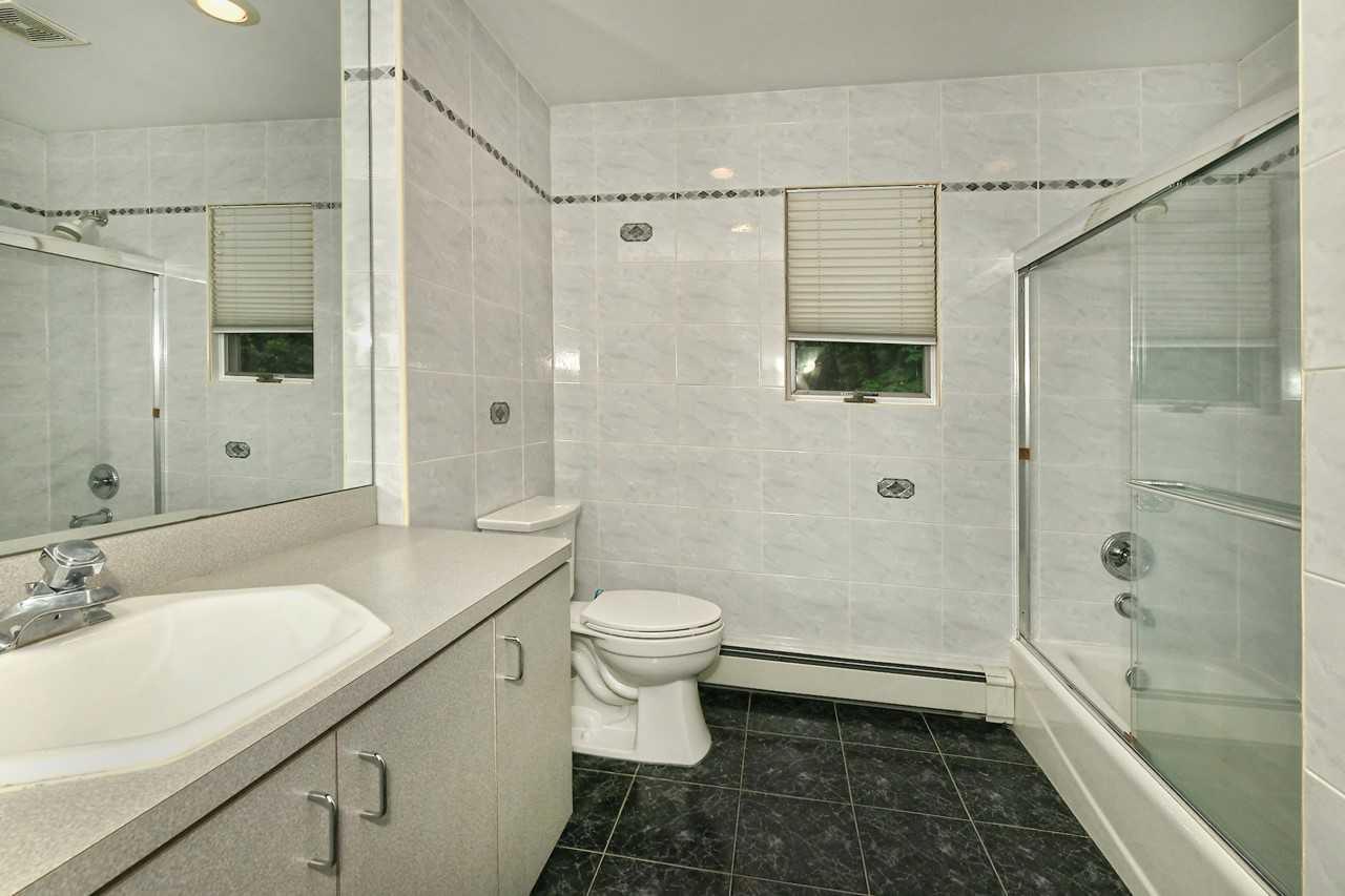 Single Family Twin Oaks  Suffolk County, NY 11754, MLS-863205-22
