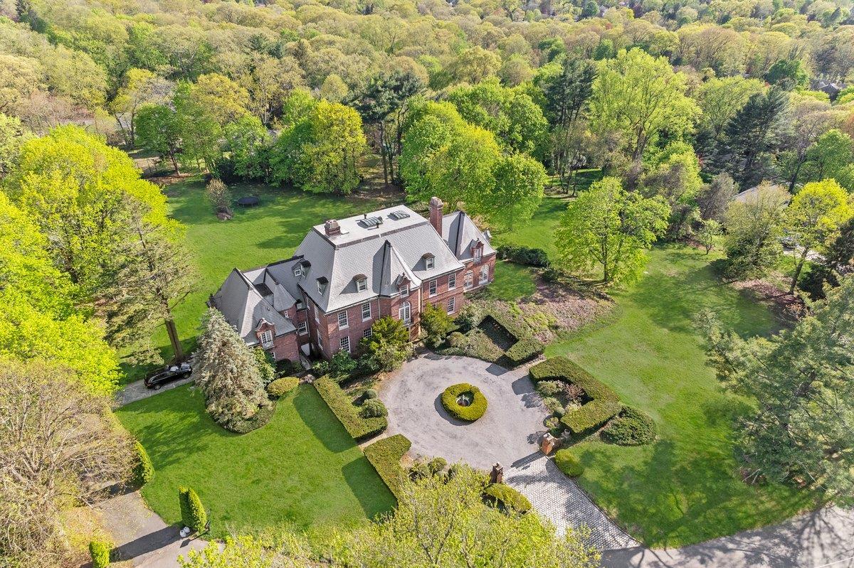 Single Family Auserehl Suffolk County, NY 11743, MLS-863213-23