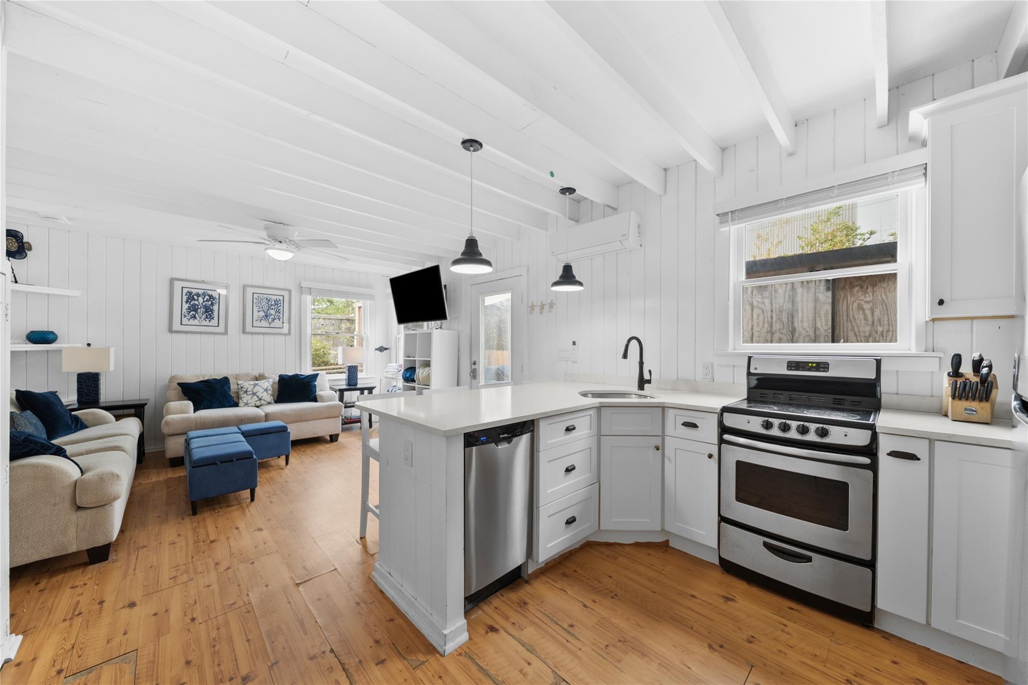 Single Family Champlain  Suffolk County, NY 11706, MLS-863216-12
