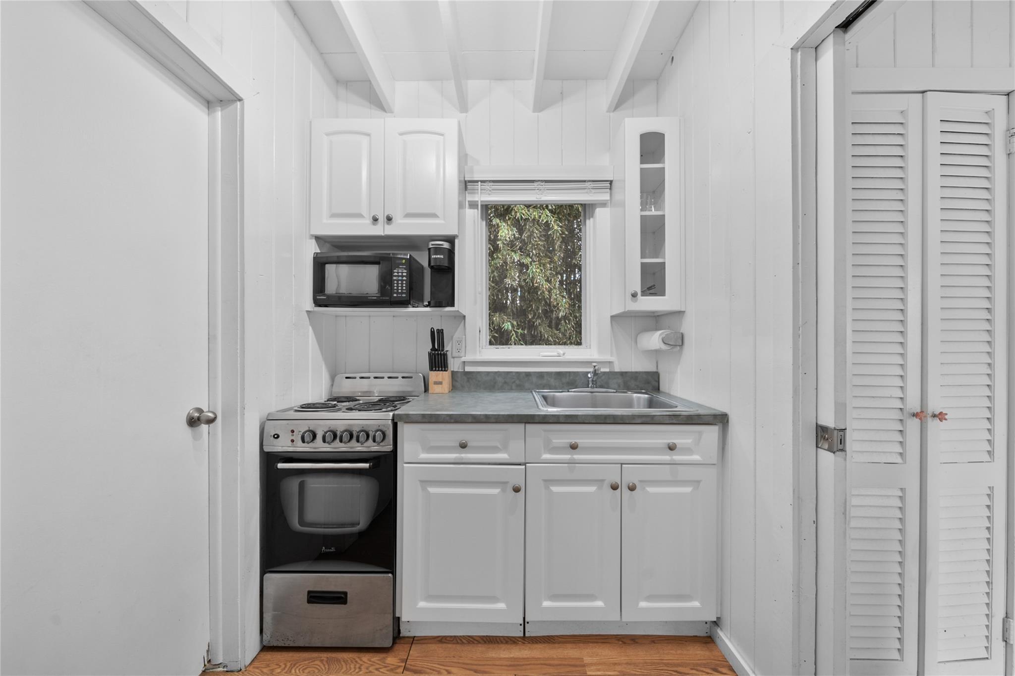 Single Family Champlain  Suffolk County, NY 11706, MLS-863216-25