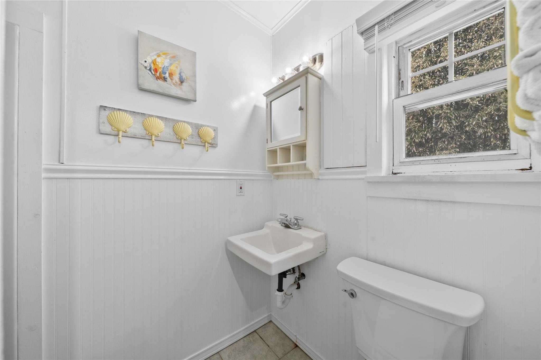 Single Family Champlain  Suffolk County, NY 11706, MLS-863216-37