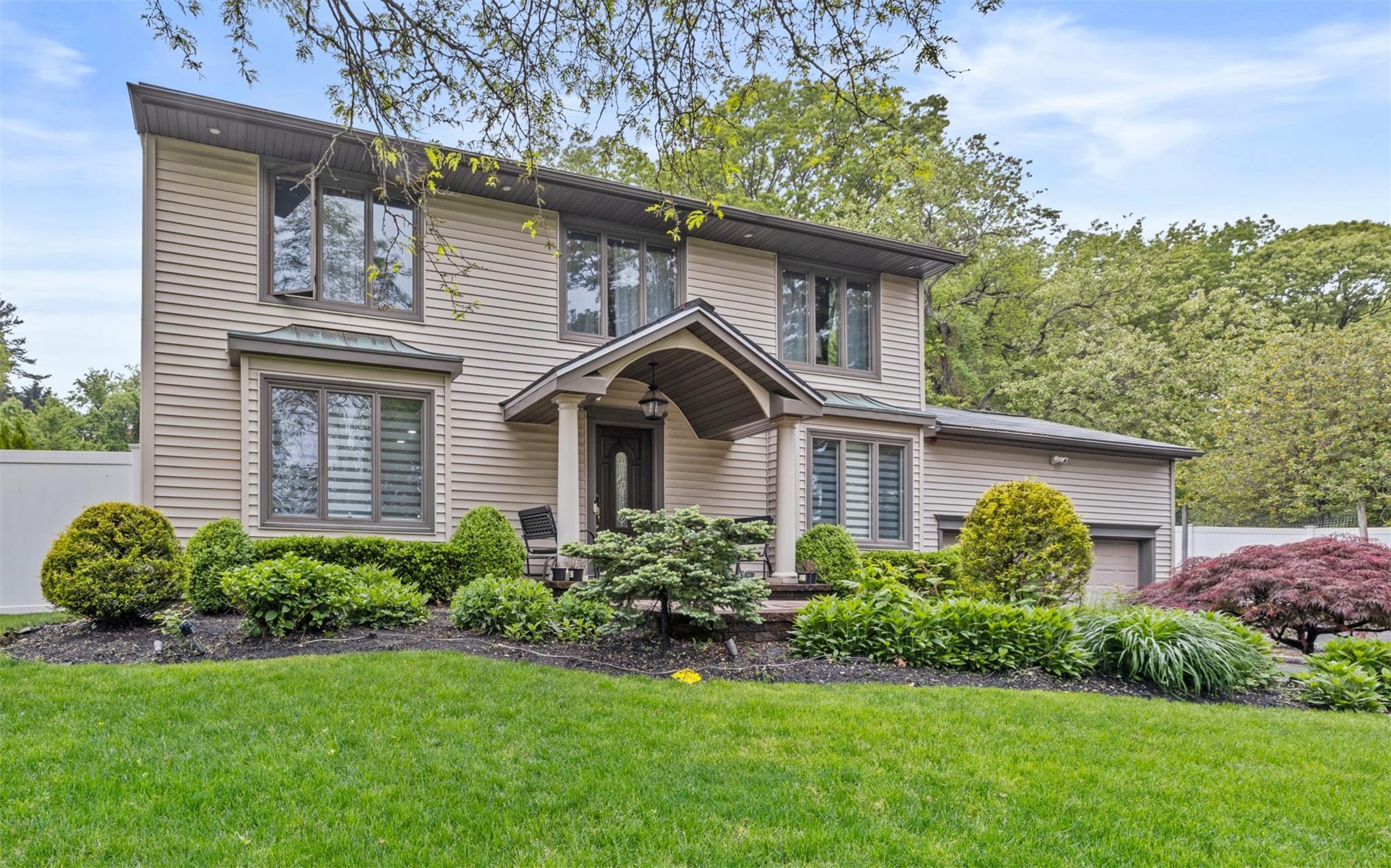 Single Family Stonehurst  Suffolk County, NY 11746, MLS-863264-2