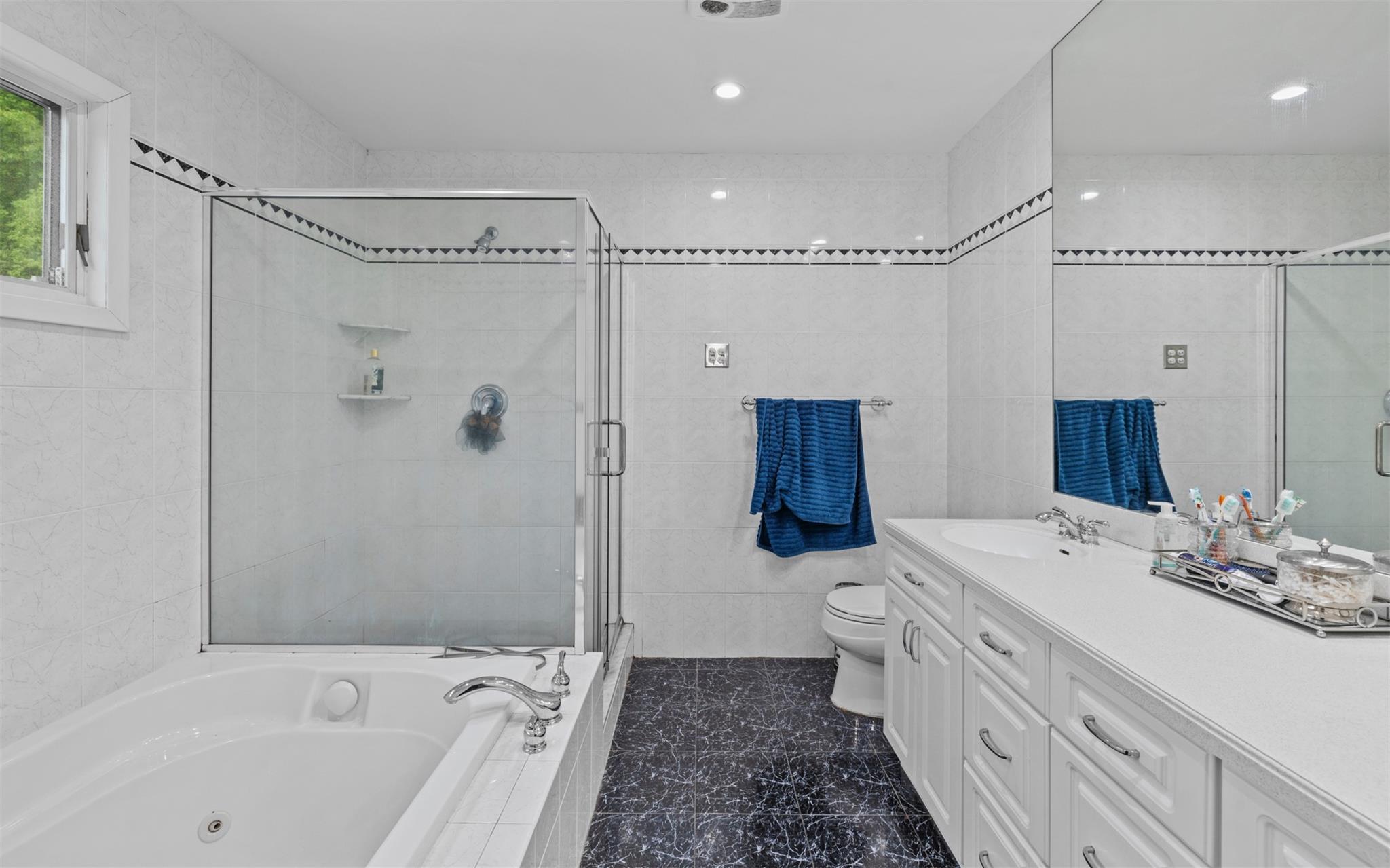 Single Family Stonehurst  Suffolk County, NY 11746, MLS-863264-22