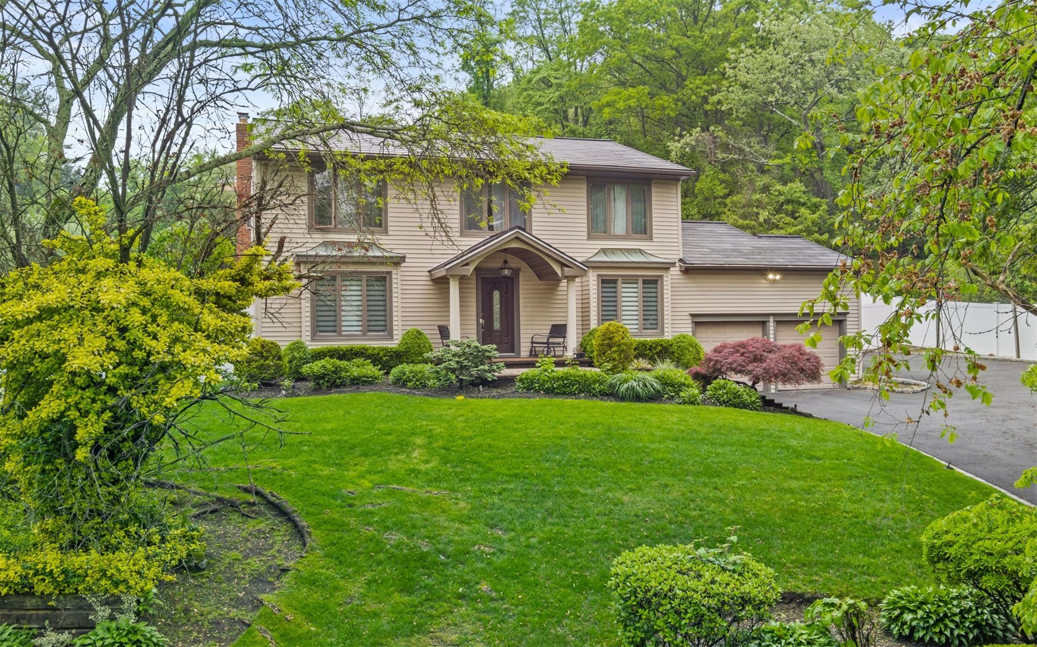 Single Family Stonehurst  Suffolk County, NY 11746, MLS-863264-36