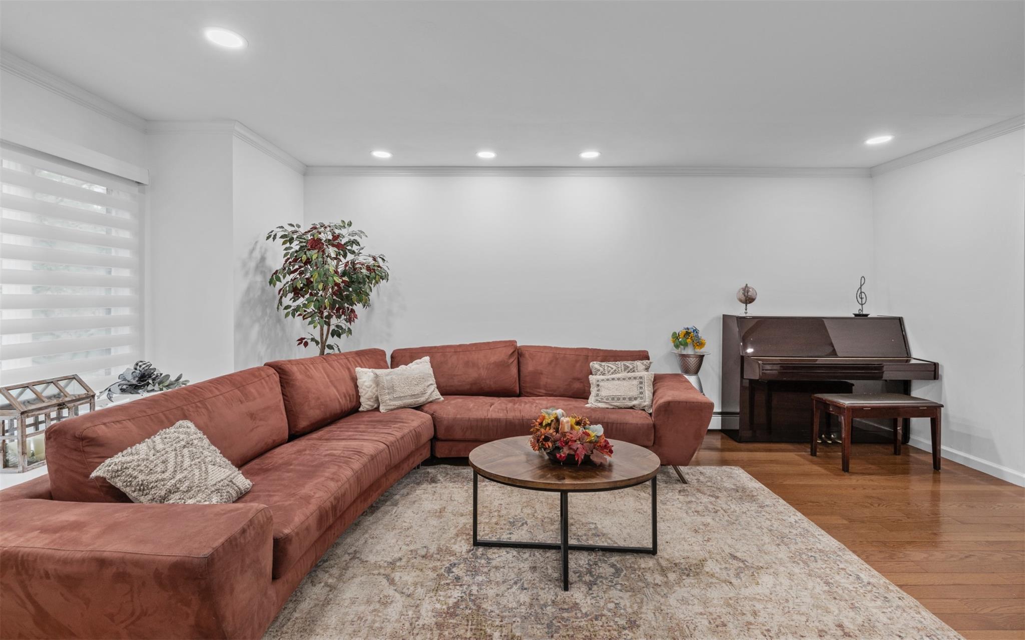 Single Family Stonehurst  Suffolk County, NY 11746, MLS-863264-5
