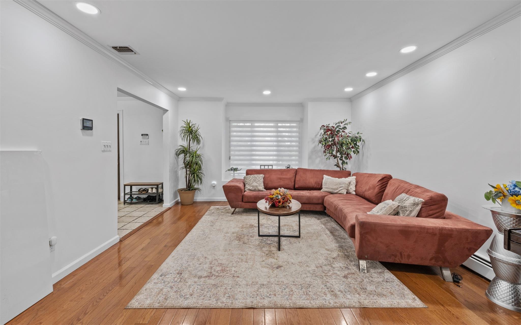 Single Family Stonehurst  Suffolk County, NY 11746, MLS-863264-6