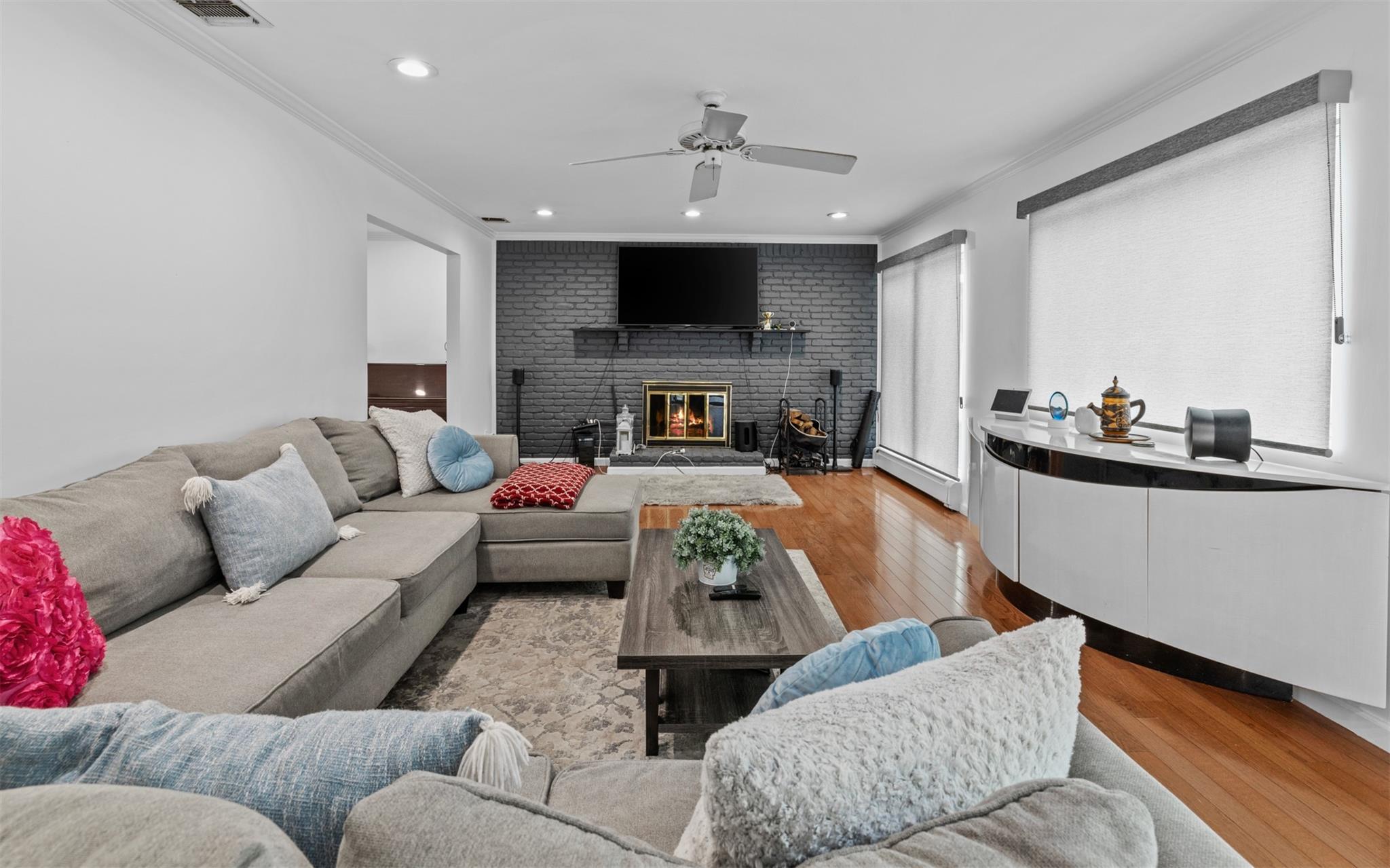 Single Family Stonehurst  Suffolk County, NY 11746, MLS-863264-7