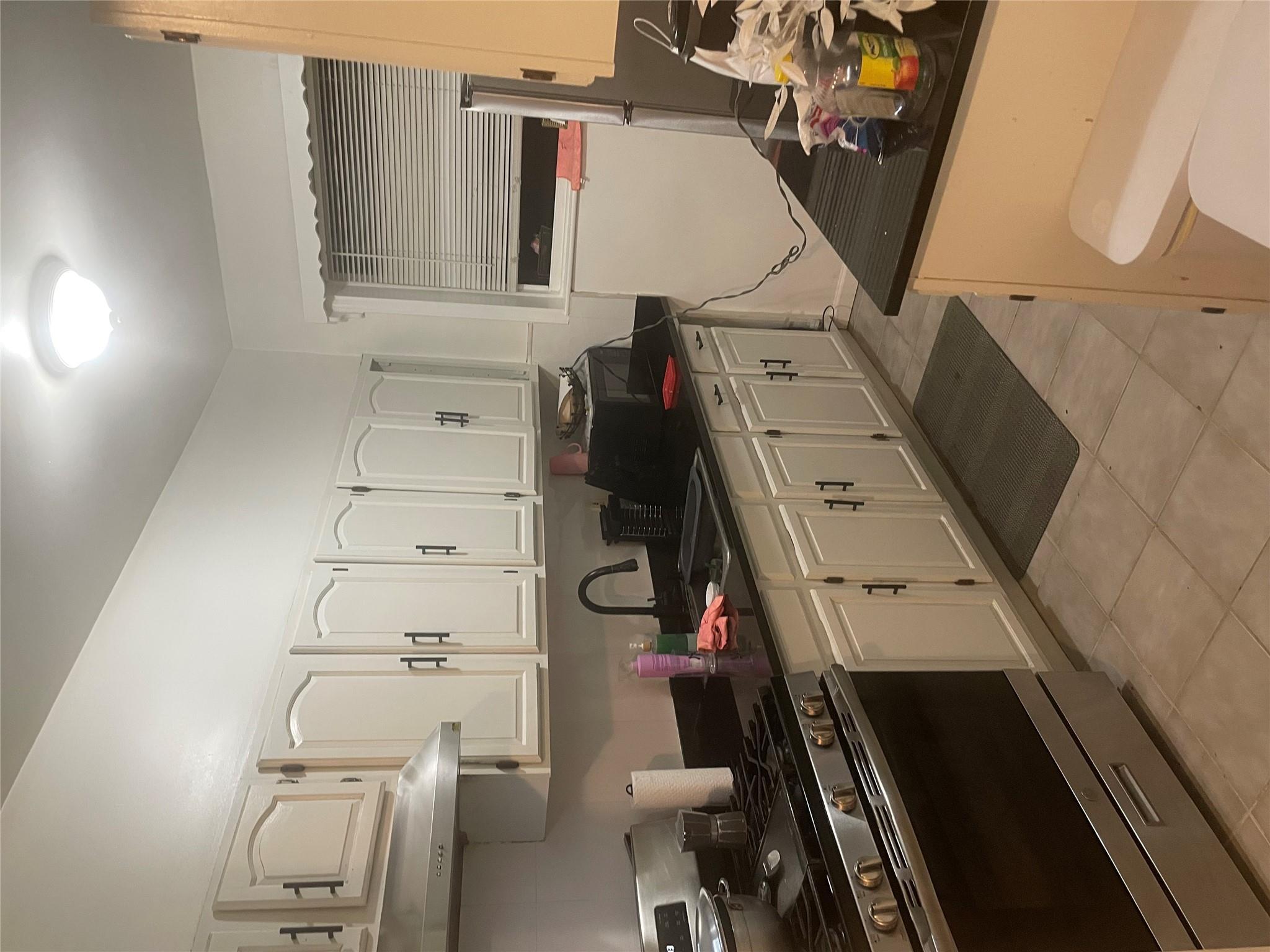 Single Family Irwin  Bronx, NY 10463, MLS-863280-4