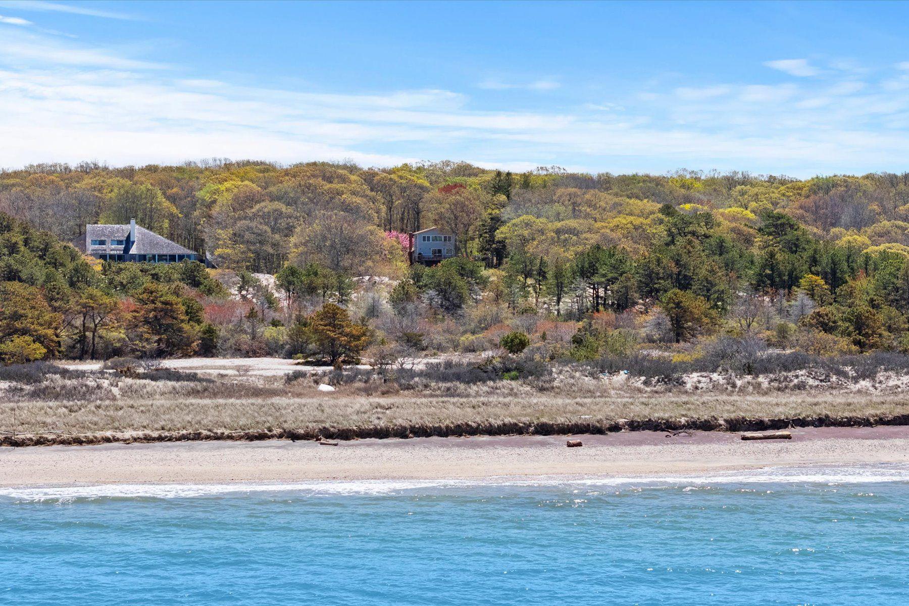 Single Family Soundview  Suffolk County, NY 11971, MLS-863292-2