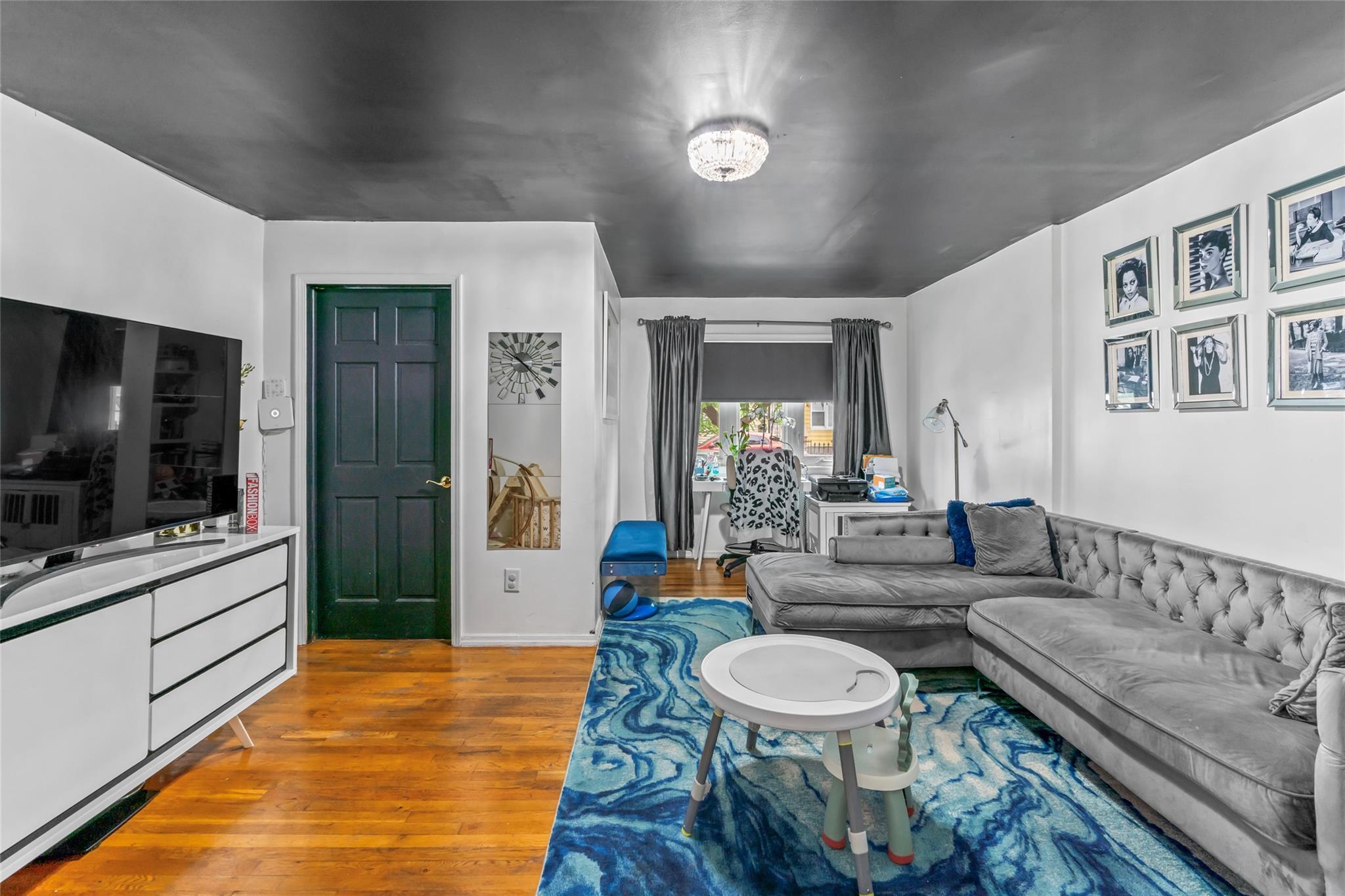 Single Family 95th  Brooklyn, NY 11236, MLS-863299-3