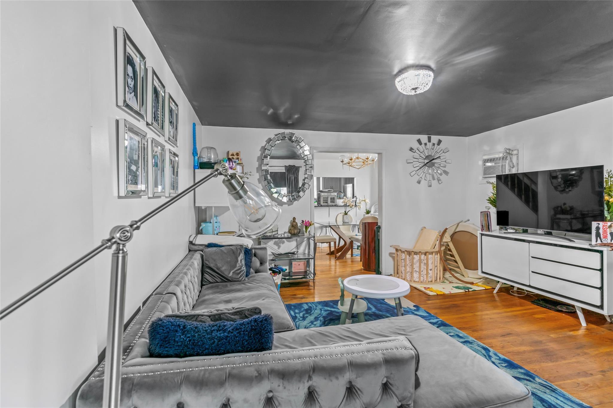 Single Family 95th  Brooklyn, NY 11236, MLS-863299-4