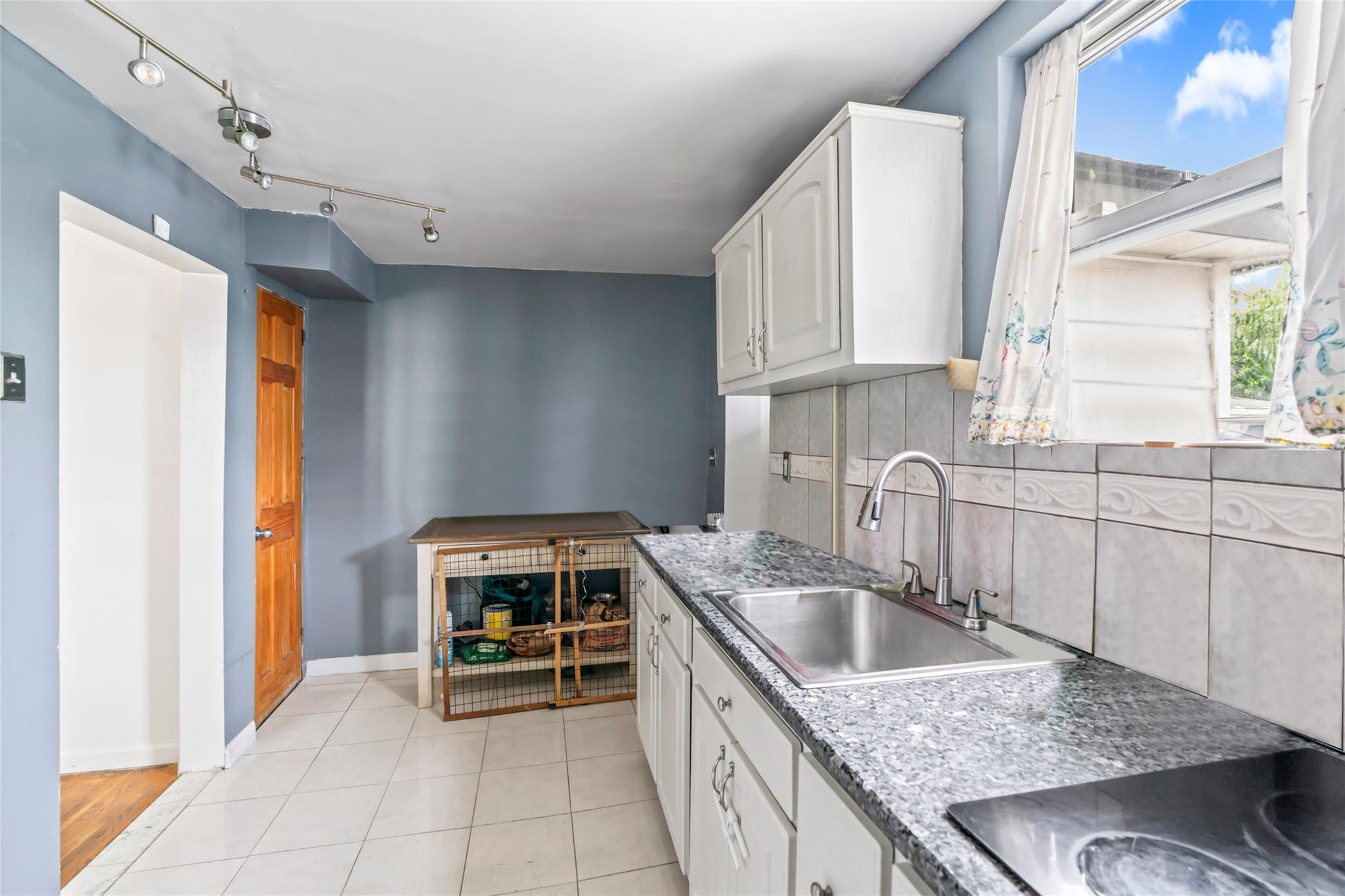 Single Family 95th  Brooklyn, NY 11236, MLS-863299-7
