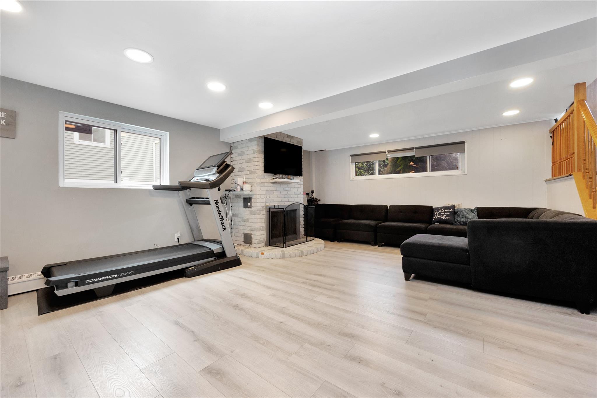 Single Family Evelyn  Nassau County, NY 11714, MLS-863324-16