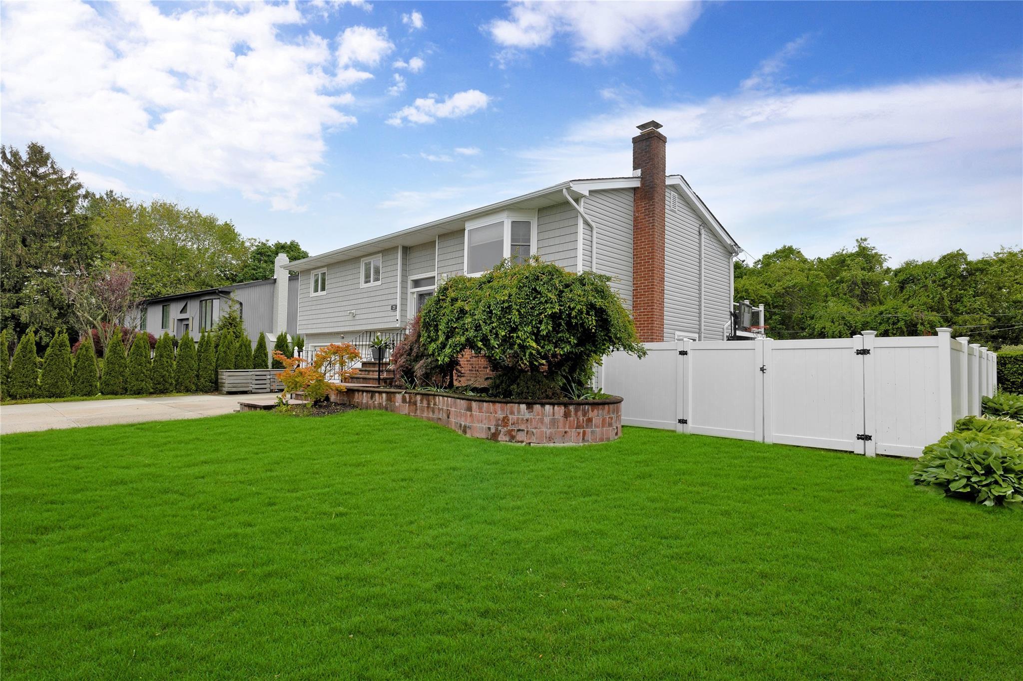 Single Family Evelyn  Nassau County, NY 11714, MLS-863324-2