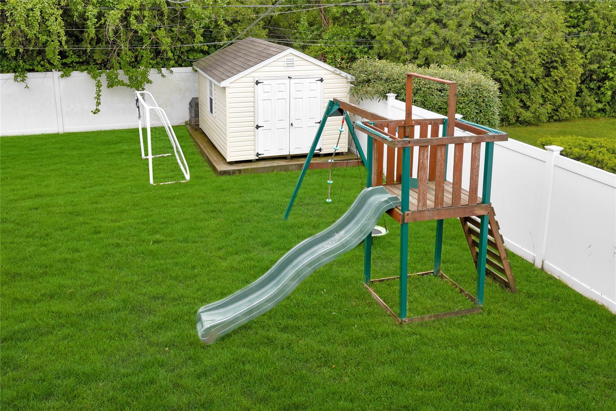 Single Family Evelyn  Nassau County, NY 11714, MLS-863324-29