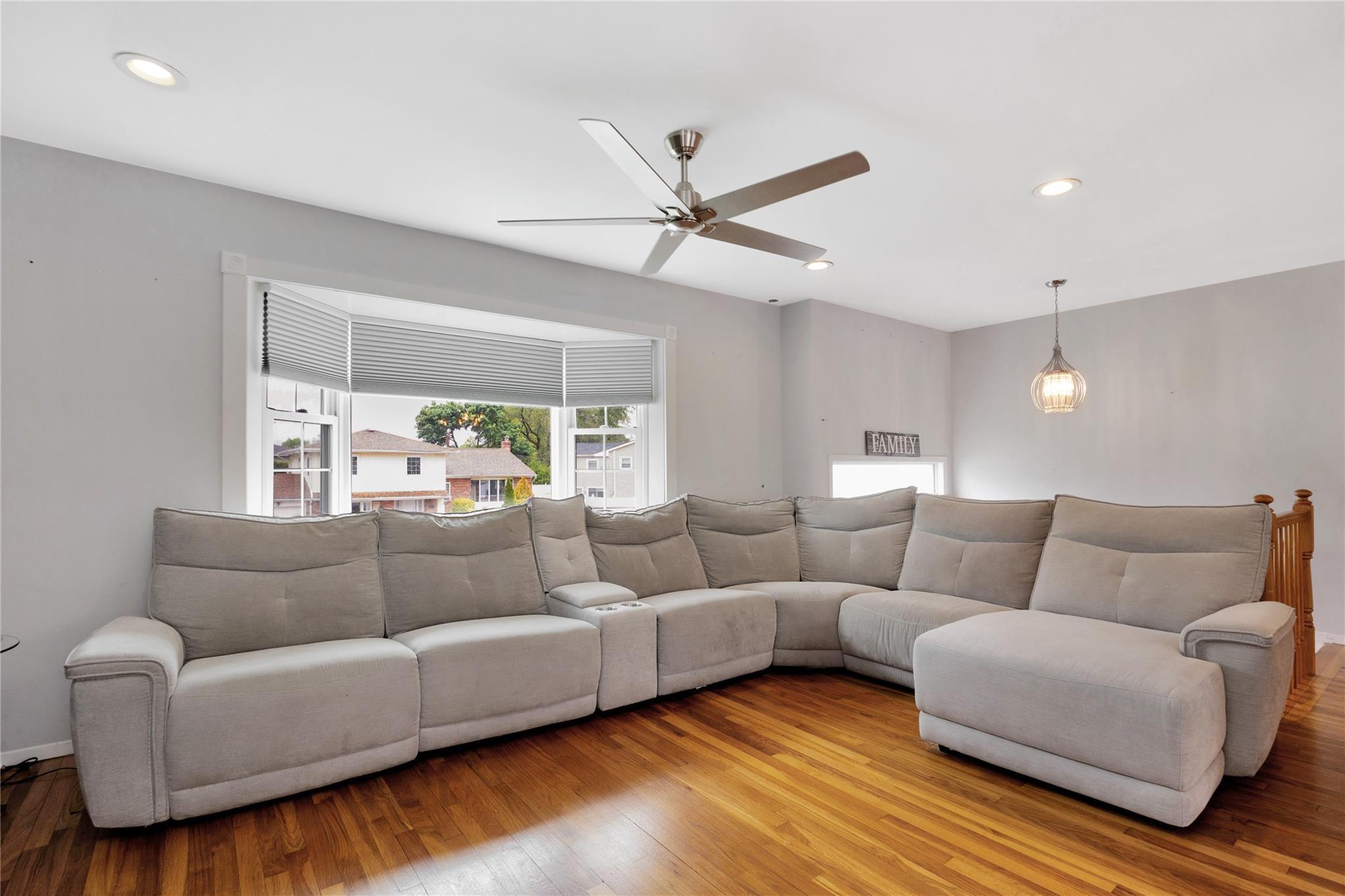 Single Family Evelyn  Nassau County, NY 11714, MLS-863324-5