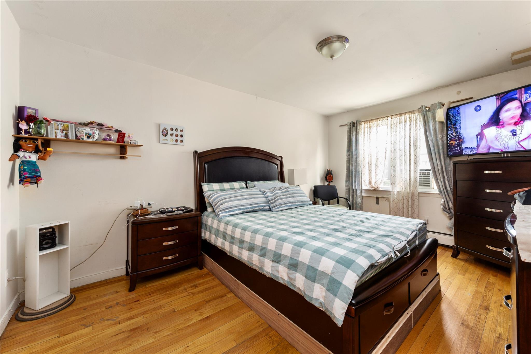 Single Family Kissena Blvd  Queens, NY 11367, MLS-863352-12