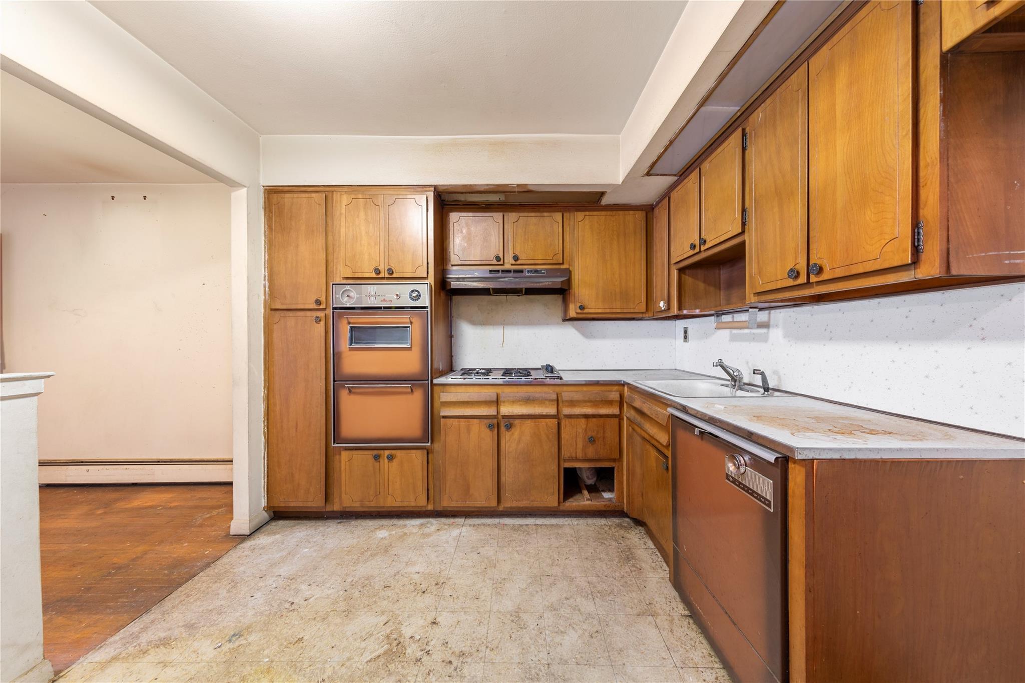 Single Family Kissena Blvd  Queens, NY 11367, MLS-863352-22