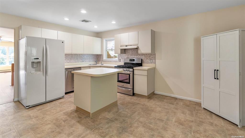 Single Family Herb Hill  Nassau County, NY 11542, MLS-863369-8