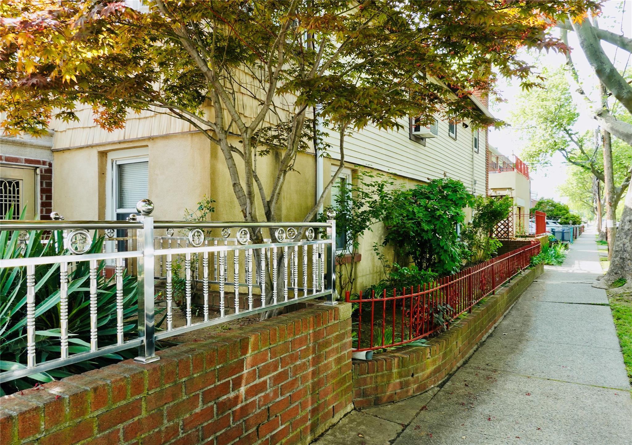Single Family Barkley  Bronx, NY 10465, MLS-863380-2