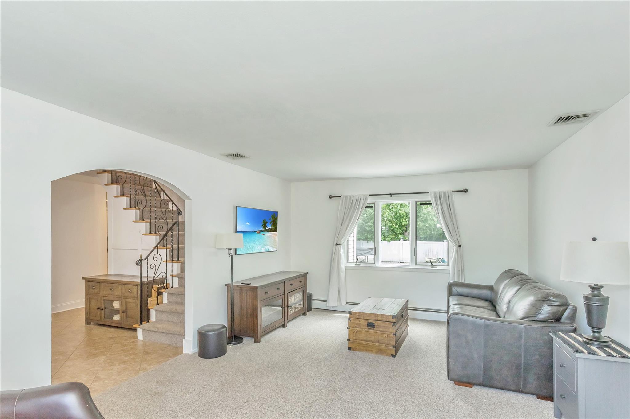 Single Family 3rd  Suffolk County, NY 11731, MLS-863434-4
