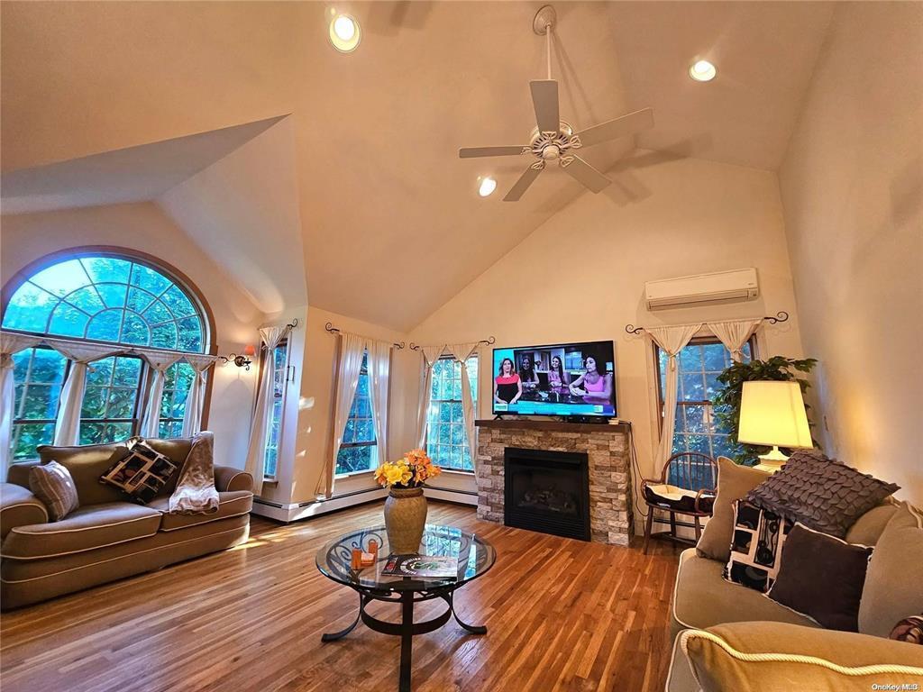 Single Family Phyllis  Suffolk County, NY 11951, MLS-863438-3