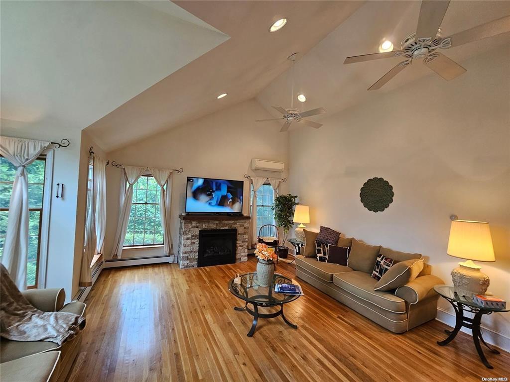 Single Family Phyllis  Suffolk County, NY 11951, MLS-863438-4