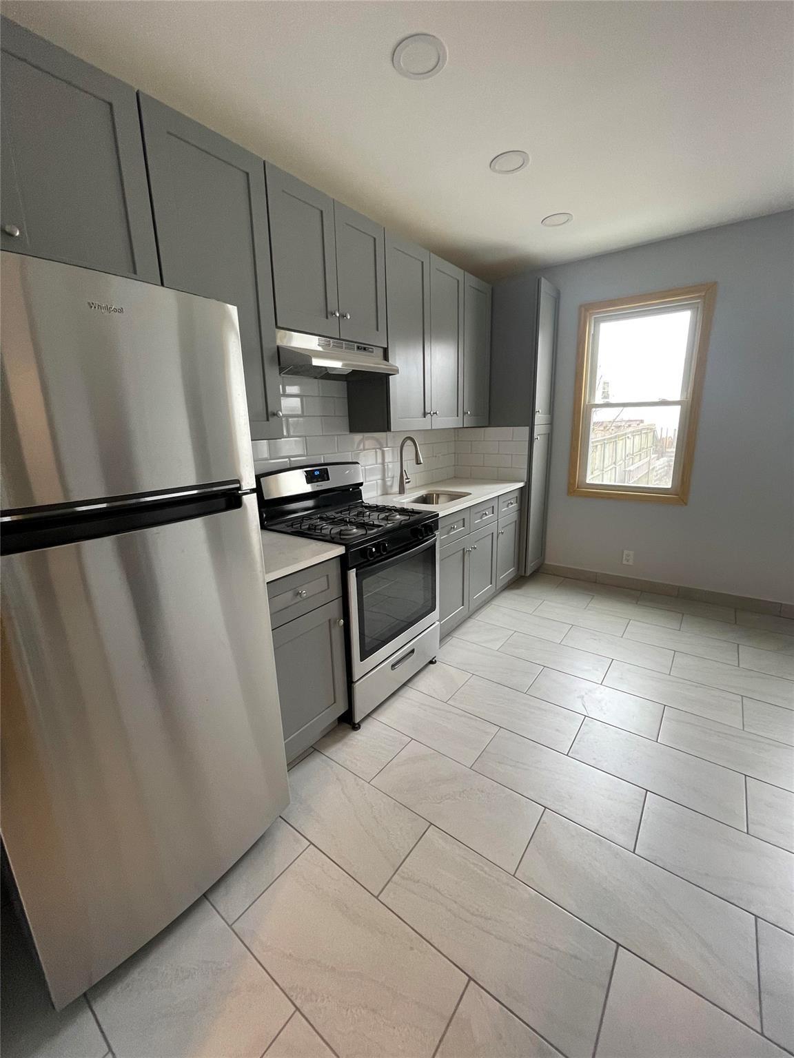 Single Family Nurge  Queens, NY 11378, MLS-863447-3