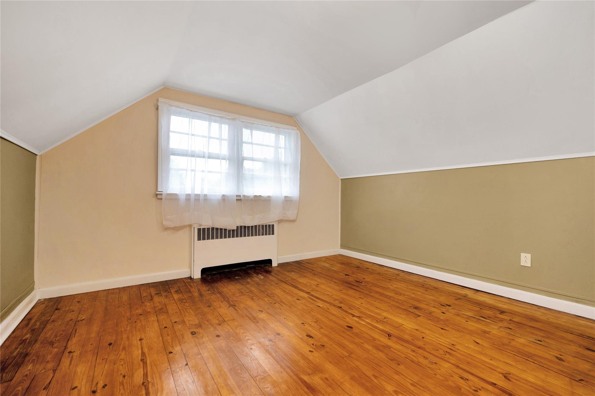 Single Family Hemlock  Nassau County, NY 11735, MLS-863456-16