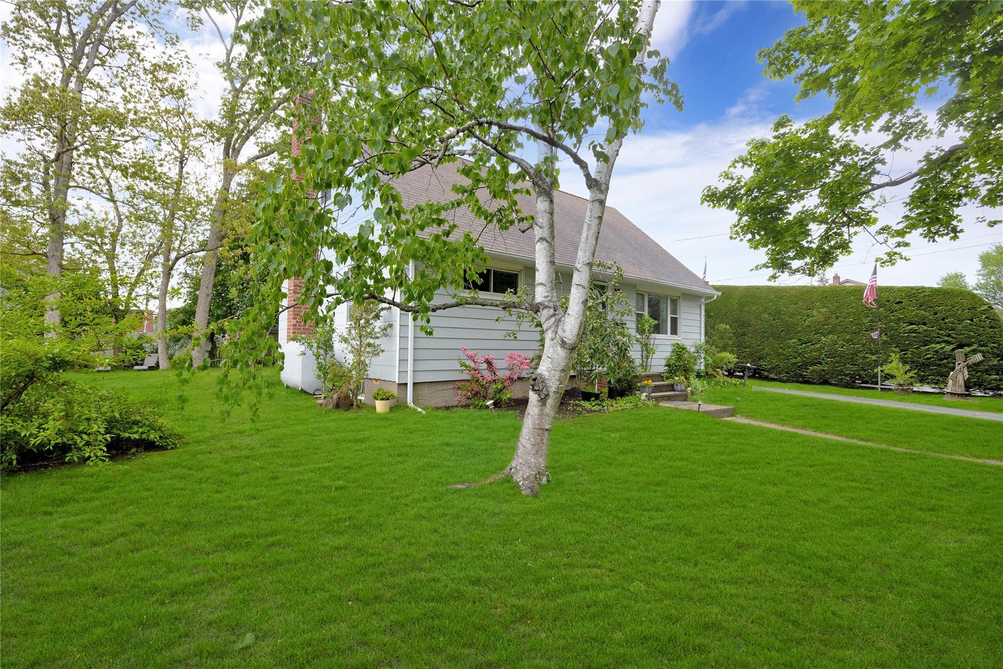Single Family Hemlock  Nassau County, NY 11735, MLS-863456-2