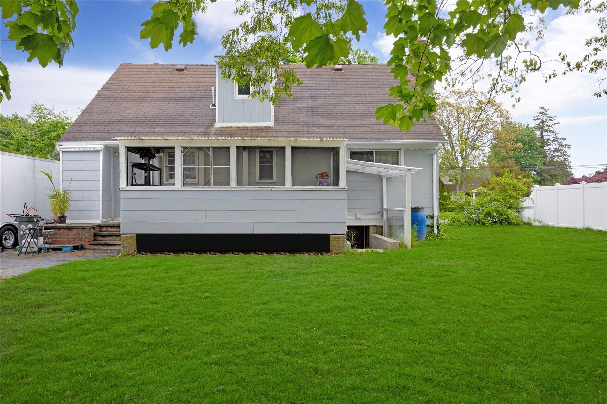 Single Family Hemlock  Nassau County, NY 11735, MLS-863456-23