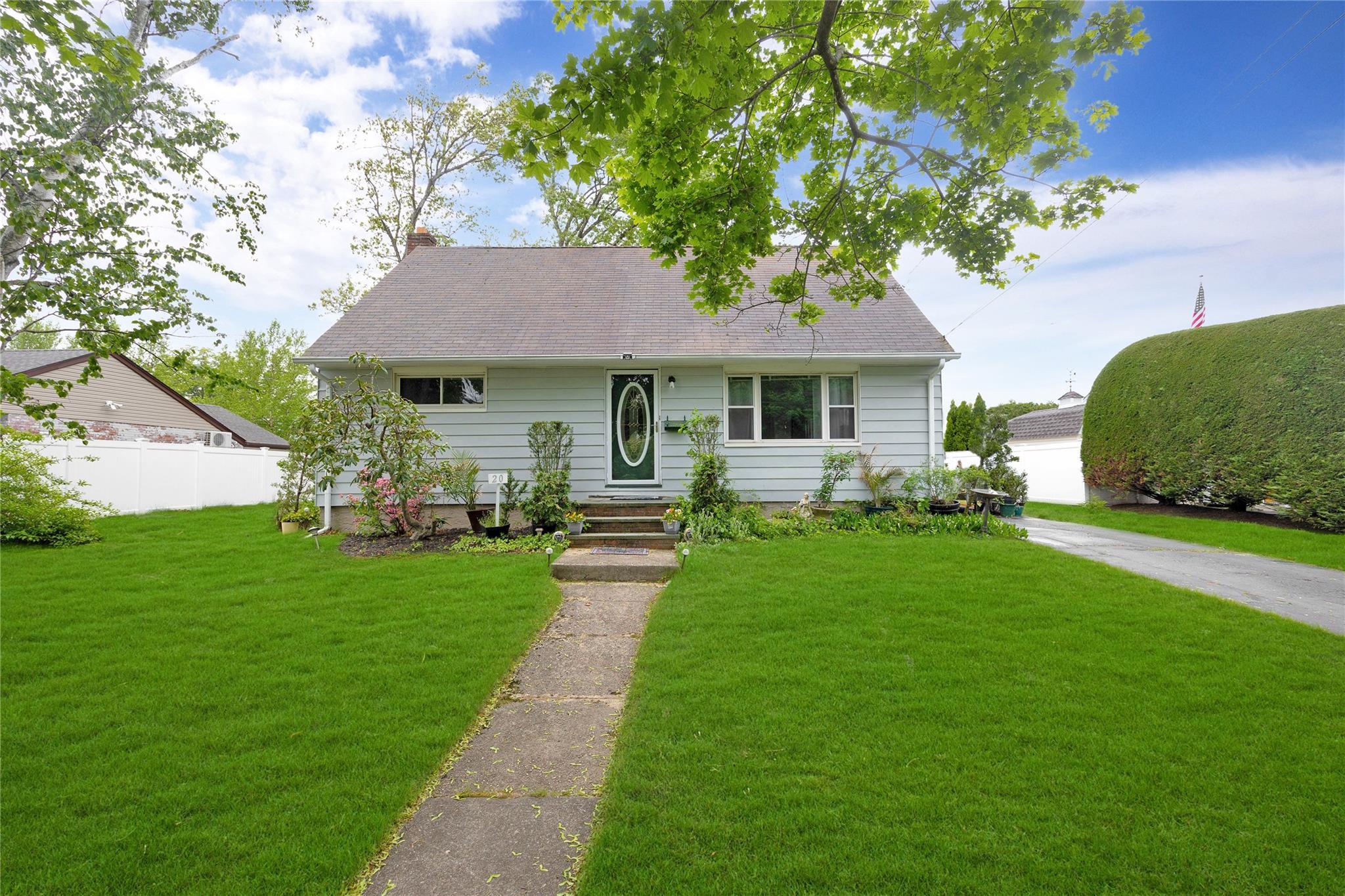 Single Family Hemlock  Nassau County, NY 11735, MLS-863456-3
